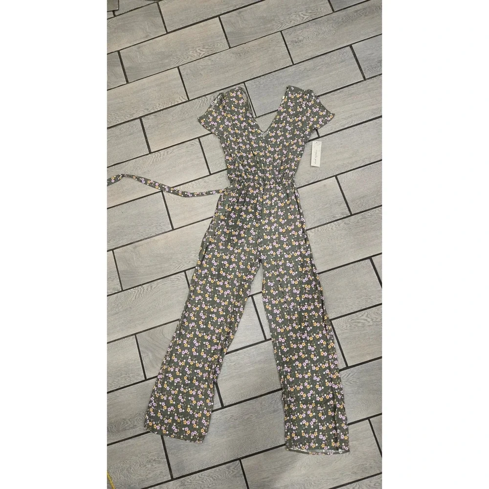 Kingston Grey Olive Green Floral Wide Leg Jumpsuit V-Neck Short Sleeve Medium NW